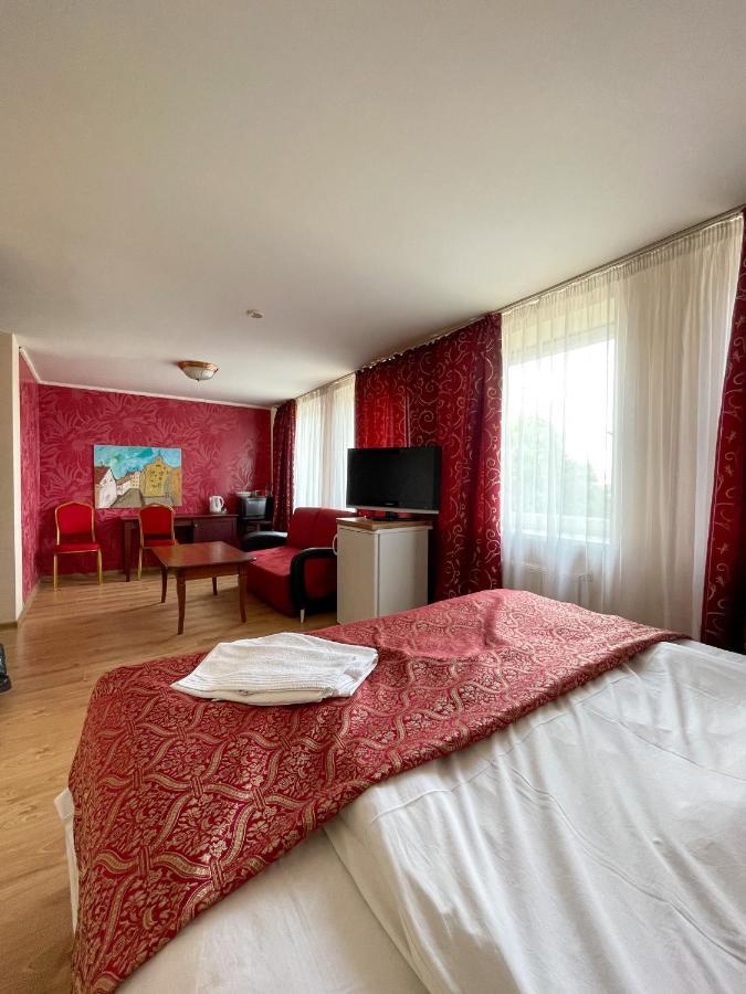 Taurage Hotel Buitenkant foto