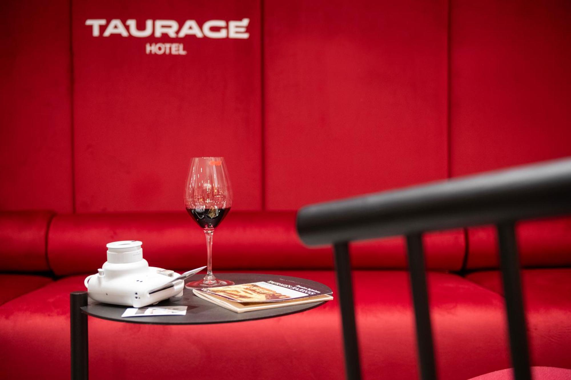 Taurage Hotel Buitenkant foto